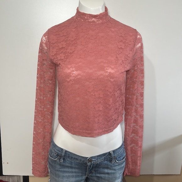 CALLLIOP LACE PINK CROPPED TOP LONG SLEEVES HIGH NECK BUTT BACK - Picture 3 of 8